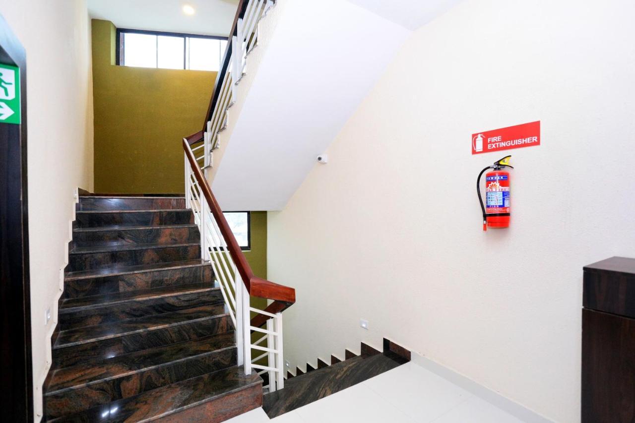 Capital O 61059 Green Life Hotel Kochi Exterior photo