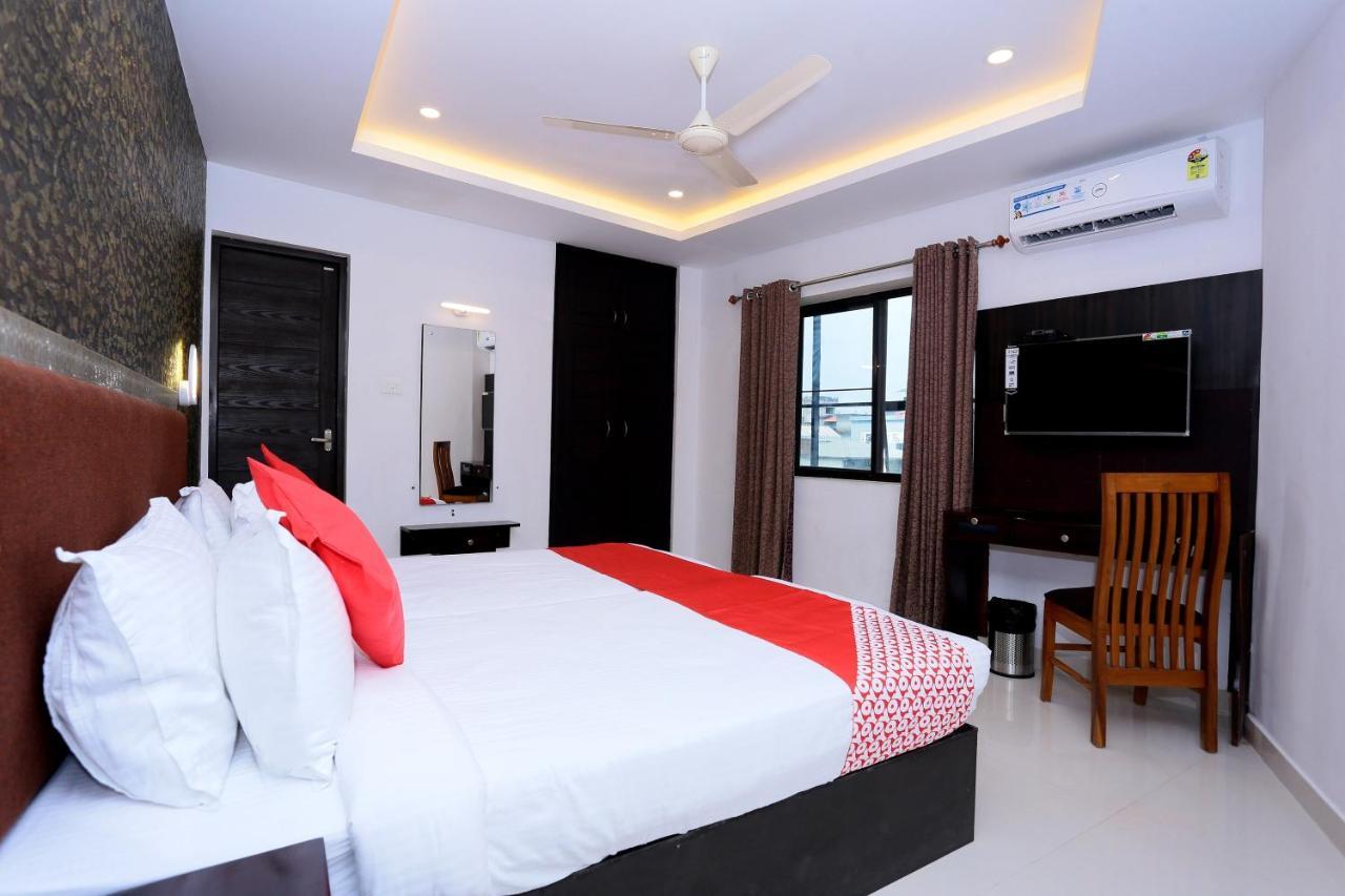 Capital O 61059 Green Life Hotel Kochi Exterior photo