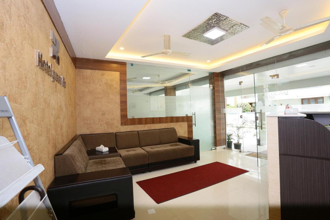 Capital O 61059 Green Life Hotel Kochi Exterior photo